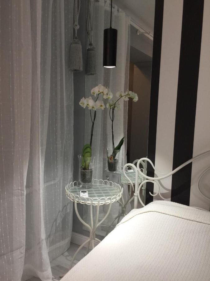 Charming Studio In Pechersk Киев Экстерьер фото